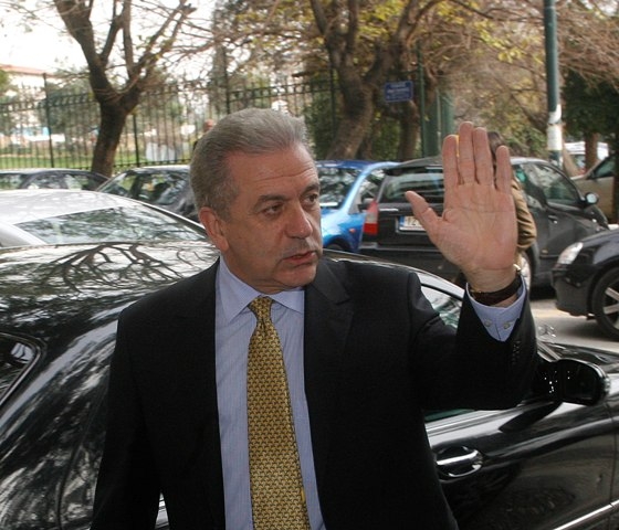 Απολίτιστη πολιτεία - Media