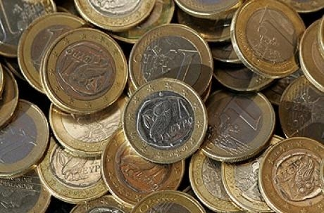 Μείωση του ελλείμματος κατά 39,7%  - Media