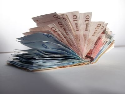 Η ύφεση ήρθε ένα μήνα νωρίτερα - Media