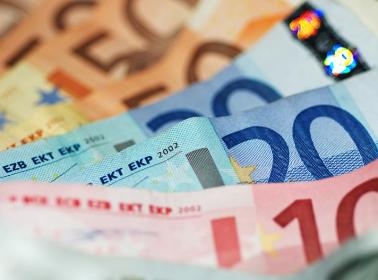 Αδήλωτες πολλές «παχυλές» επιχειρηματικές αμοιβές - Media