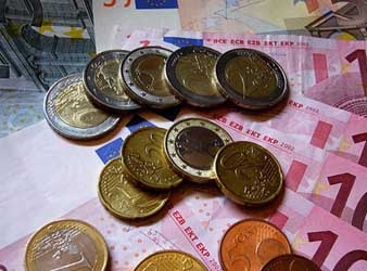 Ελλείμματα άνω των 2,8 δισ. ευρώ σε 30 ασφαλιστικά Ταμεία και κλάδους  - Media