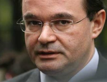 Περιμένοντας τα διαρθρωτικά μέτρα... - Media