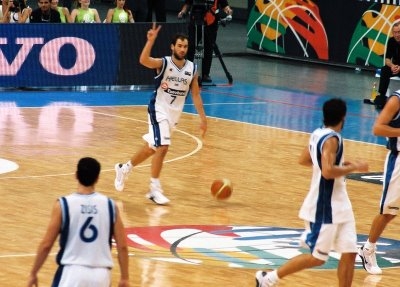 H αρχή είναι το ήμισυ του παντός - Media