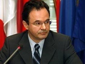 Συνέντευξη Παπακωνσταντίνου στη Wall Street Journal - Media