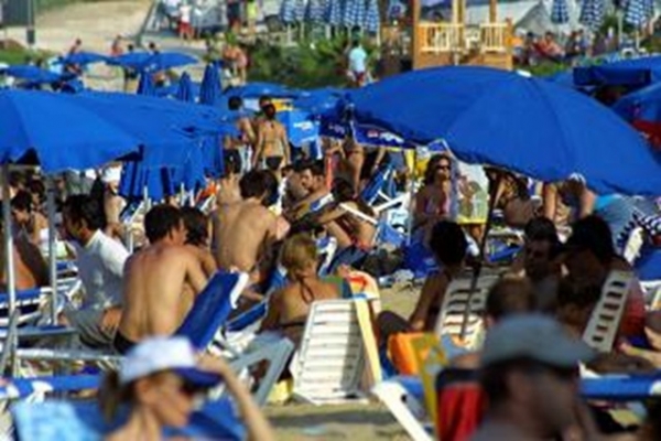 Στον.. γύψο τουρισμός, οικοδομή και επιχειρησεις - Media