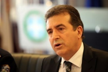 Σε εξέλιξη η συνάντηση Χρυσοχοίδη με φορτηγατζήδες στο Ανάπτυξης  - Media