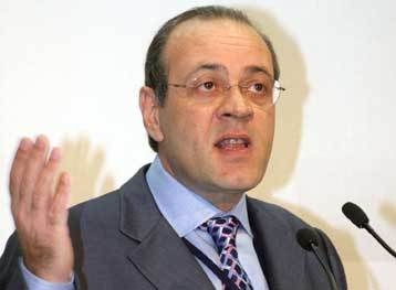 Δασκαλόπουλος: Ψευδοδίλλημα o διχασμός υπέρ ή κατά του Μνημονίου  - Media