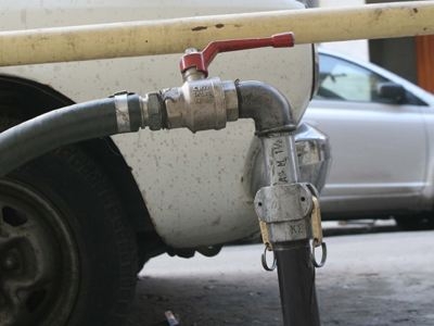 Επιμένουν στην κατάργηση προκαταβολής φόρου οι βενζινοπώλες - Media