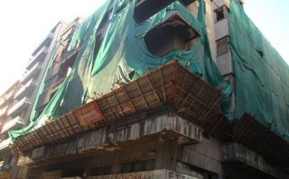Κατεδαφίζεται το κτίριο του ΝΑΤ    - Media