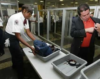 Κομισιόν: Κατά των υπερβολικών μέτρων ασφαλείας στις αερομεταφορές - Media