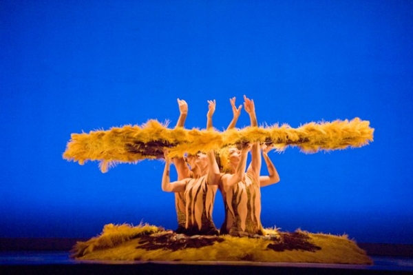 Χορός: Οι Momix και τα… βοτάνια τους - Media