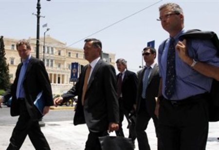 Σκληρές διαπραγματεύσεις της τρόικας με την κυβέρνηση - Media