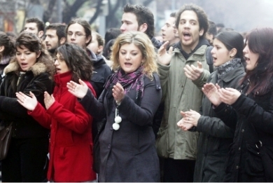 10.000 Έλληνες ασφαλισμένοι στον αέρα  - Media