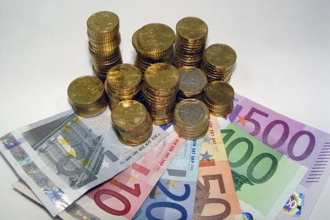 ΥΠΟΙΚ:1,5 δισ. τα έσοδα από την περαίωση - Media