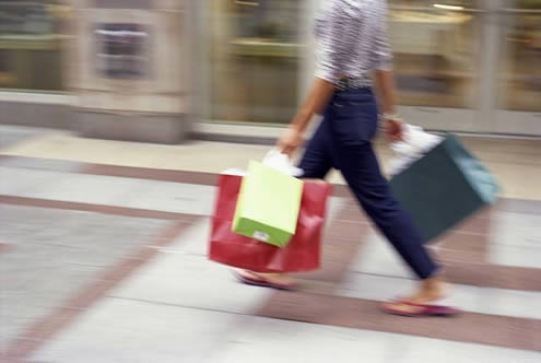 Μόνο με κάρτες ή επιταγές οι αγορές άνω των 1.500 € - Media