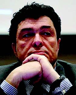 Τα «έχωσαν» και στον Παπαχελά - Media