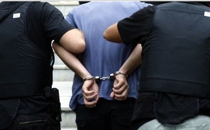Προσωρινά κρατούμενοι οι τέσσερις συλληφθέντες του Βύρωνα - Media