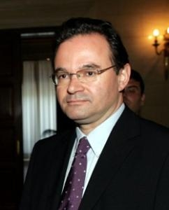 Υπέρ της επαναγοράς κρατικών ομολόγων ο Παπακωνσταντίνου - Media