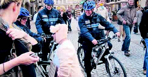 Ορθοπεταλιές vs γκαζιές - Media