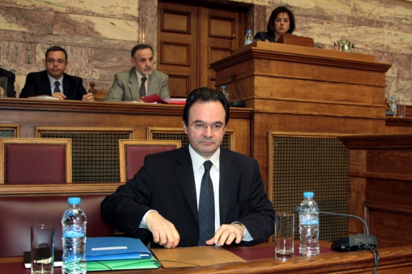 Δέκα βουλευτές του ΠΑΣΟΚ ζητούν να κατατεθεί αγωγή κατά του οίκου Moody