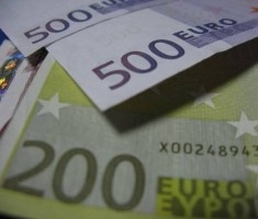 Διογκώνεται η μαύρη τρύπα στα έσοδα - Media