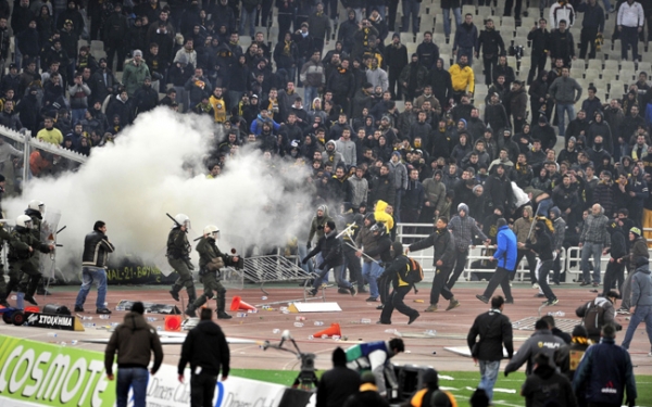 «Παρωδία» και εκτός γηπέδου - Media