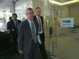 Κόκκινη κάρτα από την τρόικα - Media
