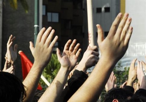 Βαρβαρότητα και ξερό ψωμί... - Media