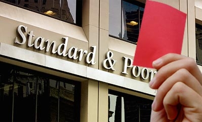 Υποβάθμιση τεσσάρων τραπεζών από τη S&P - Media