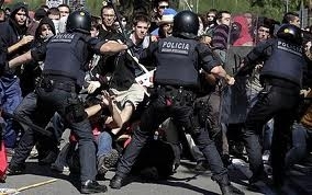 Αστυνομία κατά «αγανακτισμένων» της Βαρκελώνης - Media