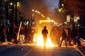Ξέσπασαν στη… ΔΟΥ - Media