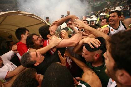 Μηνύσεις για τα έκτροπα - Media