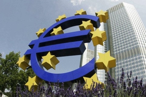 Reuters: Η ΕΚΤ σκέφτεται τη συμμετοχή ιδιωτών στο πακέτο στήριξης - Media