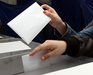 Οι Βρυξέλλες δείχνουν εκλογές - Media