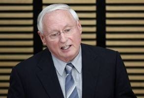 Διαγραφή του ελληνικού χρέους προτείνει ο Λαφοντέν - Media