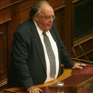 Θ.Πάγκαλος: «Τεράστια βλακεία η έξοδος από το ευρώ» - Media