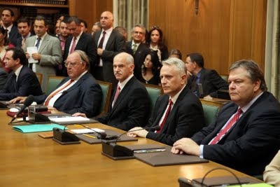 Μισές δουλειές - Media