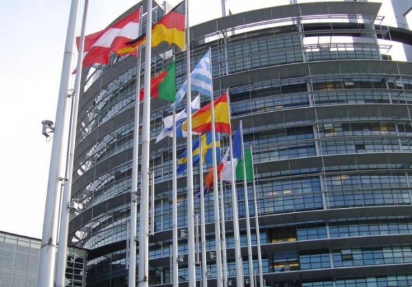 Αντιδράσεις για την υποβάθμιση της Πορτογαλίας - Media