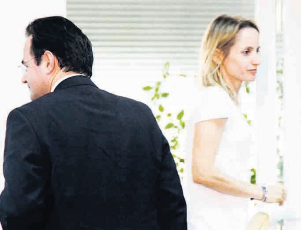 Αλλαγή σκυτάλης  - Media