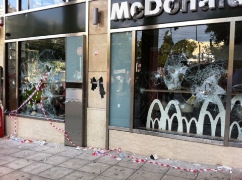 Καταστροφές 712.000 ευρώ στο Σύνταγμα - Media