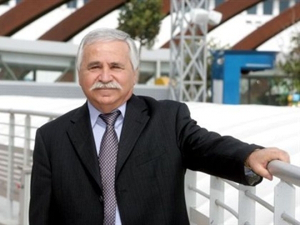 Παπουτσάκης στην… αναμονή    - Media