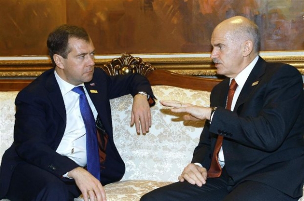 Τηλεφωνική επικοινωνία Παπανδρέου-Μεντβέντεφ - Media