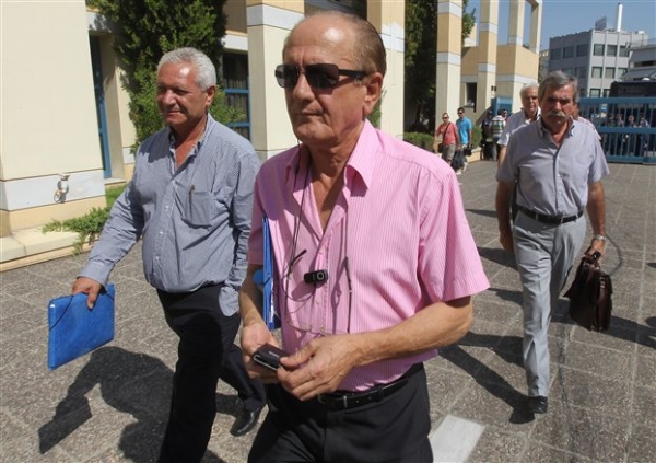 Ταξί δίχως…  φρένες - Media