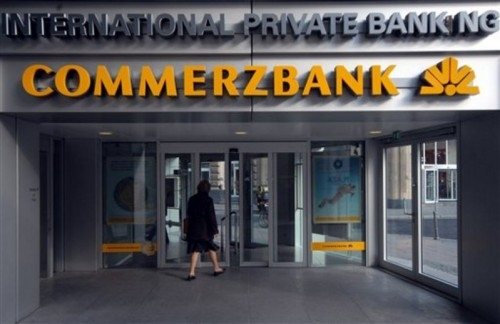 Commerzbank: Αμφιβολίες για την ικανότητα τη Ελλάδας να μειώσει το χρέος - Media