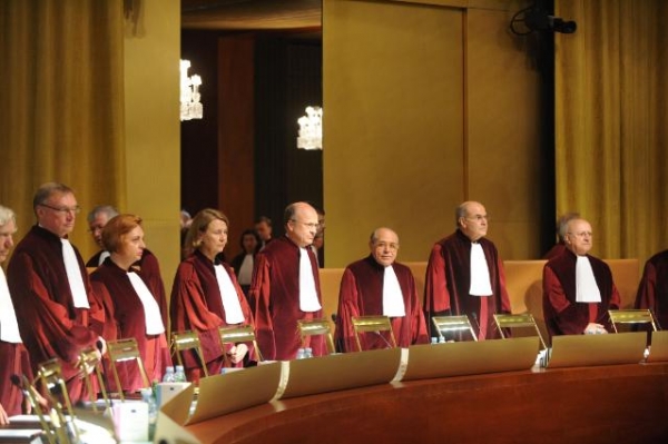 Σήμερα η απόφαση του γερμανικού δικαστηρίου για Ελλάδα και ΕFSF - Media