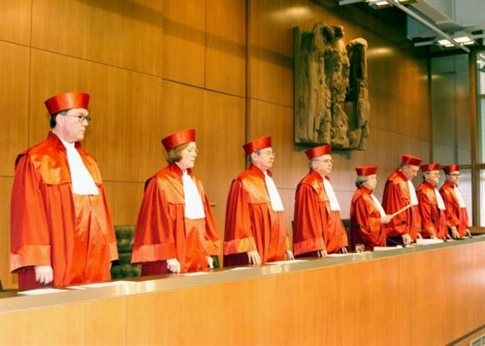 Συνταγματική η γερμανική βοήθεια προς την Ελλάδα - Media