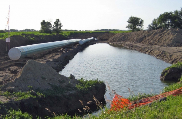 Extra large αντιδράσεις για τον extra large αγωγό - Media