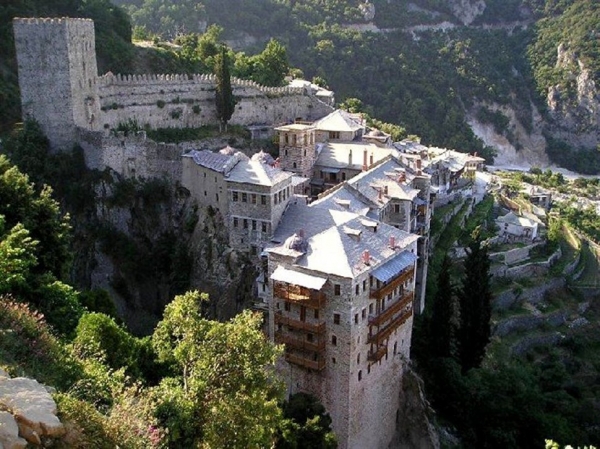 Ελεύθερος με εγγύηση ο Δ. Πελέκης για την υπόθεση Βατοπεδίου  - Media