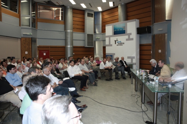 Ομιλία- Συζήτηση στον δήμο Ηλιούπολης - Media