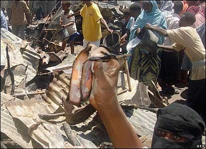 65 νεκροί και 50 τραυματίες από βομβιστική επίθεση στη Σομαλία - Media